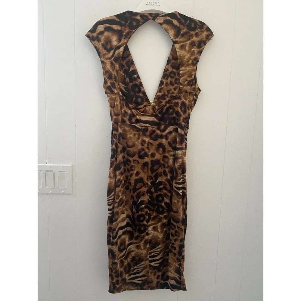 Joseph Ribkoff Leopard Print Sheath Dress Sz 6 Ring Detail V-Neck Open Back Y2K - Picture 3 of 6